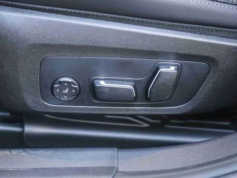 New 2026 BMW 330i Sedan w/ M Sport Package image 18