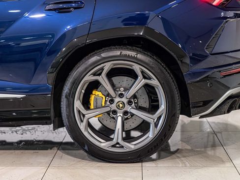 Used 2020 Lamborghini Urus AWD/4WD image 7