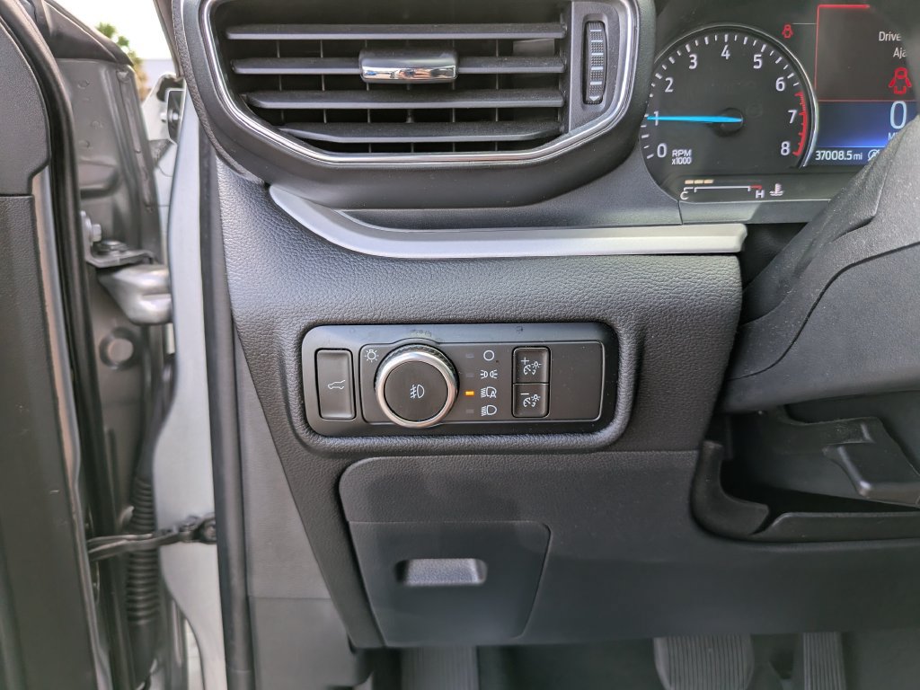 Used 2024 Ford Explorer XLT w/ Equipment Group 202A RWD image 28