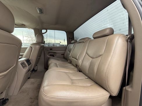 Used 2005 Chevrolet Silverado 2500 LT w/ Heavy-Duty Power Package image 23