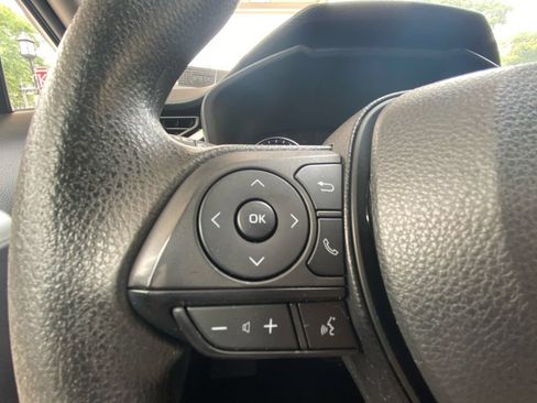 Used 2022 Toyota RAV4 XLE AWD/4WD image 18