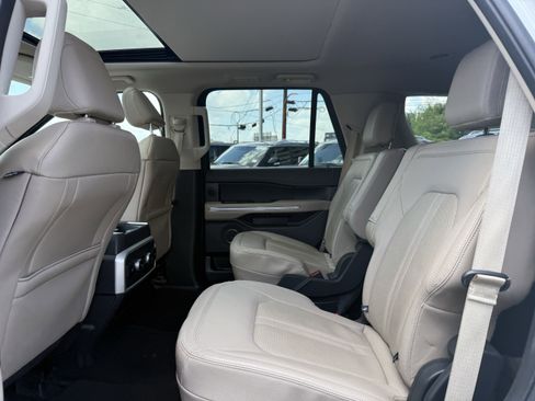 Used 2024 Ford Expedition Limited image 14