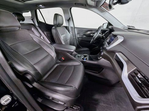 Used 2022 GMC Terrain SLT w/ LPO, Floor Liner Package AWD/4WD image 31