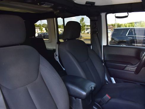 Used 2016 Jeep Wrangler Unlimited Sport w/ Quick Order Package 24S AWD/4WD image 16