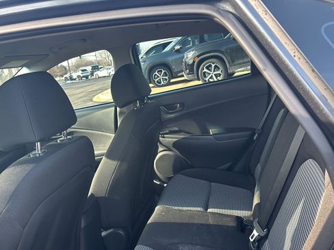 Used 2022 Hyundai Kona SE image 11