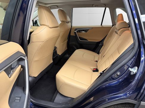 Used 2019 Toyota RAV4 Limited w/ Advanced Technology Package image 13