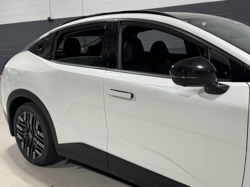 New 2026 Nissan Leaf Platinum+ w/ Cargo Package (Platinum+) FWD image 7