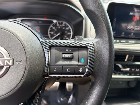 Certified 2023 Nissan Rogue SV FWD image 23