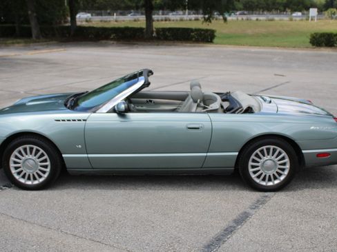 Used 2004 Ford Thunderbird Pacific Coast RWD image 9
