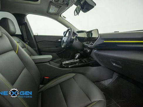 Used 2024 Chevrolet Trax ACTIV w/ Sunroof Package FWD image 38