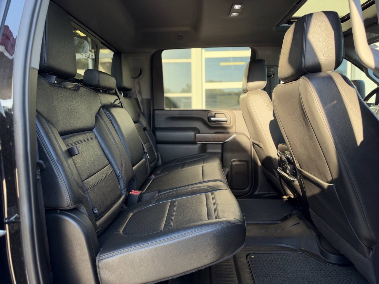 Used 2023 GMC Sierra 3500 Denali w/ Denali Black Diamond Edition AWD/4WD image 34