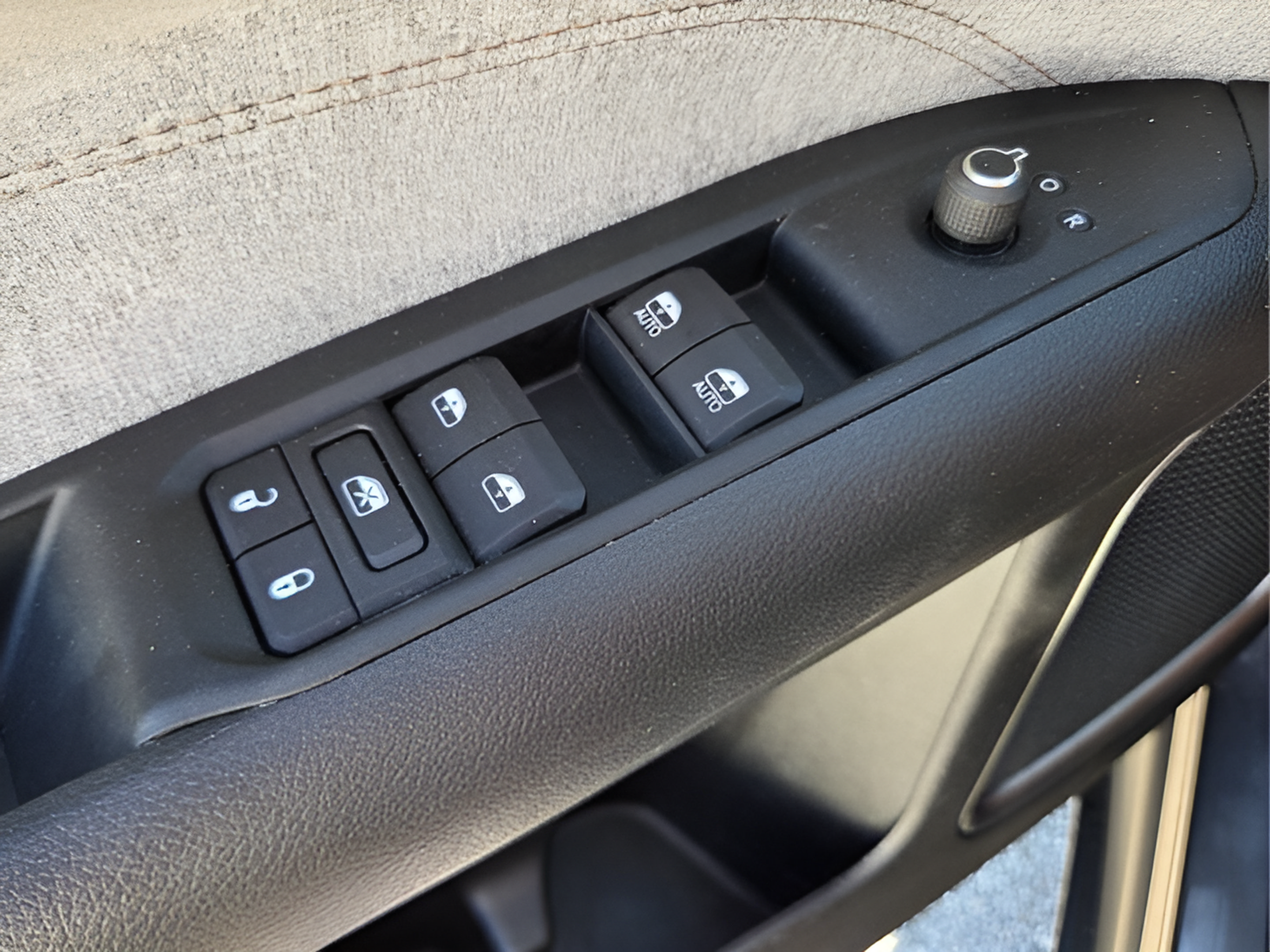 Used 2022 Jeep Compass Latitude AWD/4WD image 26