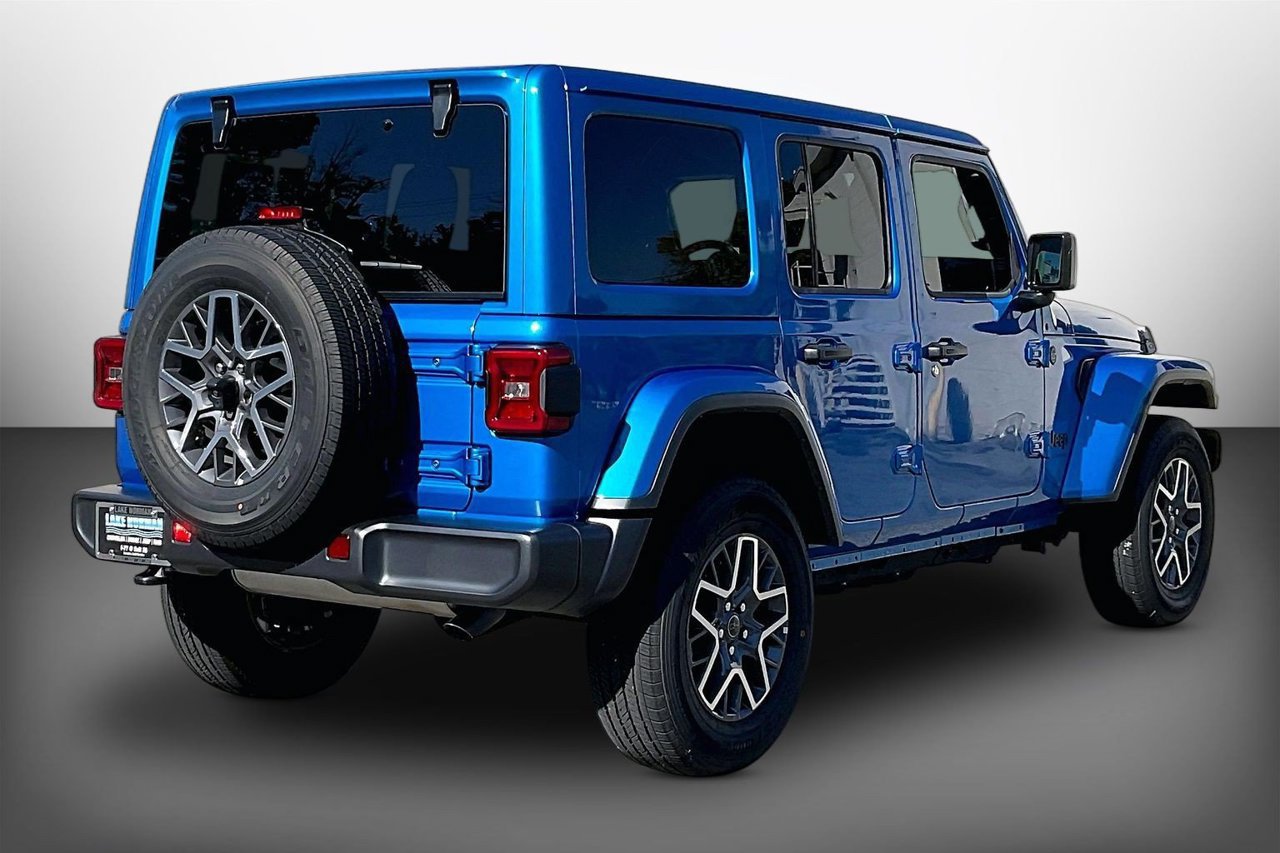 Certified 2025 Jeep Wrangler Unlimited Sahara AWD/4WD image 8