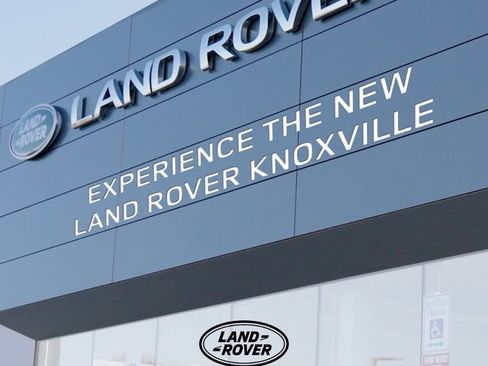 Used 2023 Jeep Gladiator Overland image 3