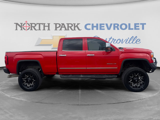 Used 2019 GMC Sierra 2500 SLT w/ Duramax Plus Package AWD/4WD image 2