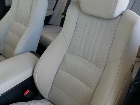Used 2021 Honda Accord EX-L image 11