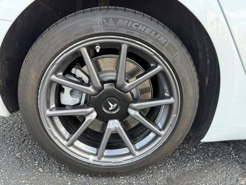 Used 2018 Tesla Model 3 Mid Range RWD image 38