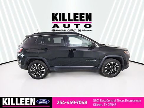 Used 2022 Jeep Compass Limited AWD/4WD image 9