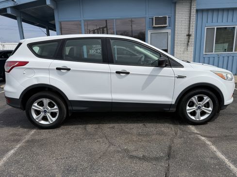 Used 2014 Ford Escape S image 6