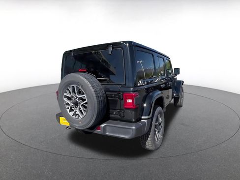 Used 2025 Jeep Wrangler Unlimited Sahara AWD/4WD image 15