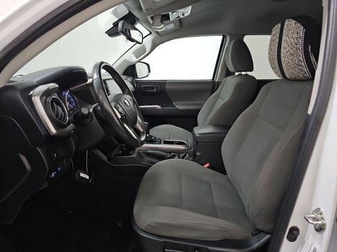 Used 2021 Toyota Tacoma SR5 RWD image 7