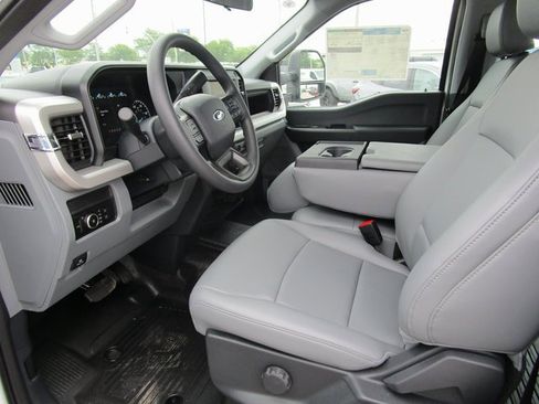 New 2025 Ford F250 XL w/ FX4 Off-Road Package image 25