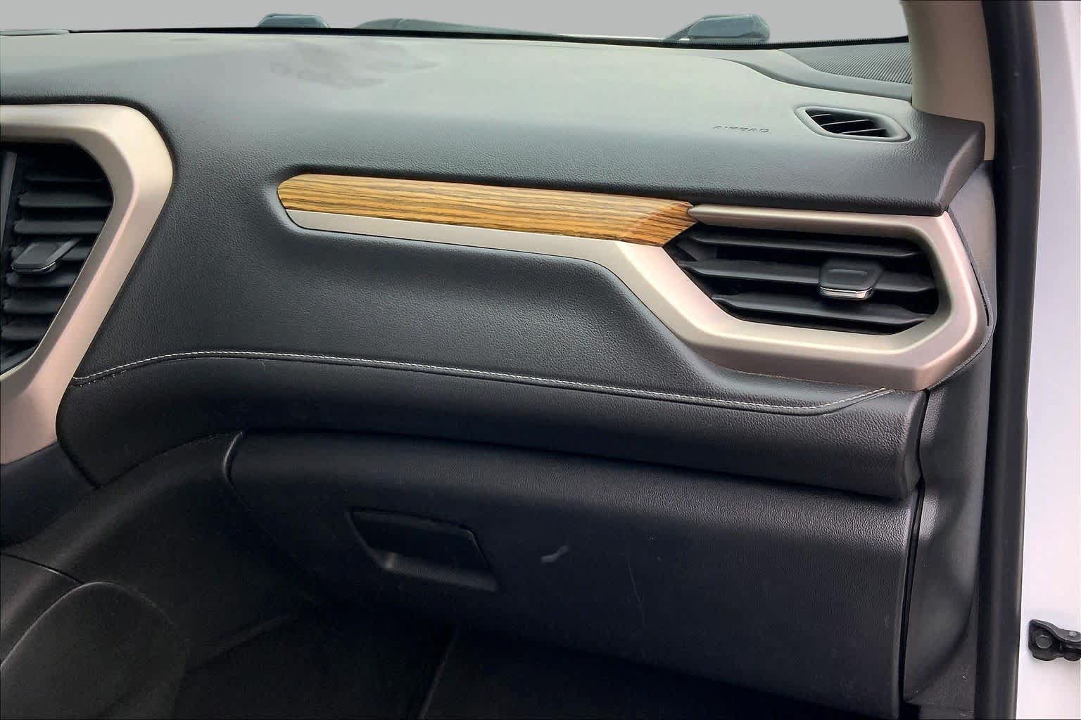 Used 2019 GMC Acadia Denali AWD/4WD image 19
