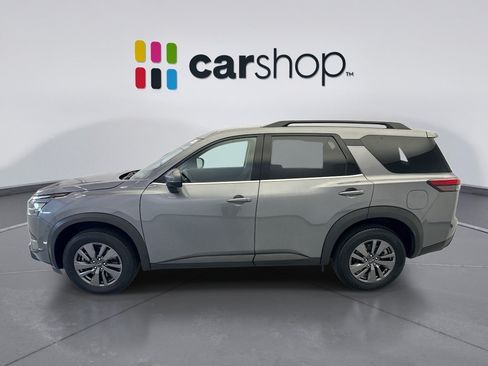 Used 2025 Nissan Pathfinder SV AWD/4WD image 2