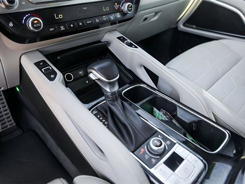 Used 2020 Kia Telluride SX w/ SX Prestige Package image 23