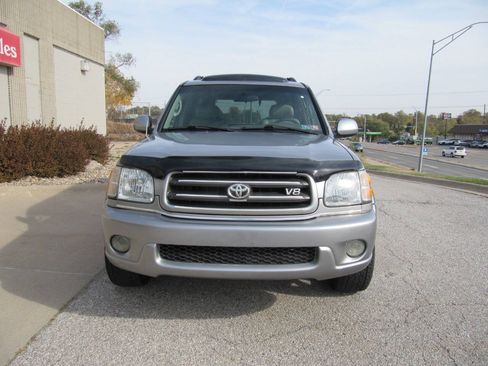 Used 2002 Toyota Sequoia SR5 AWD/4WD image 2