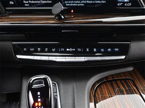 Used 2021 Cadillac Escalade ESV Premium Luxury image 38