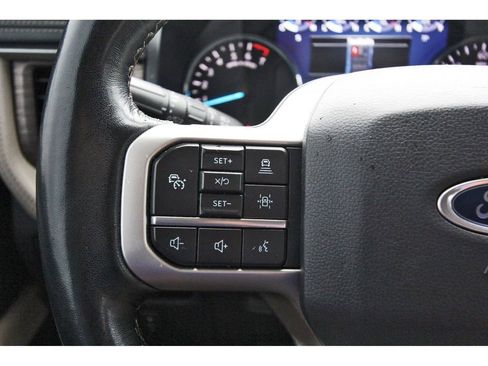 Used 2023 Ford Expedition Limited image 16