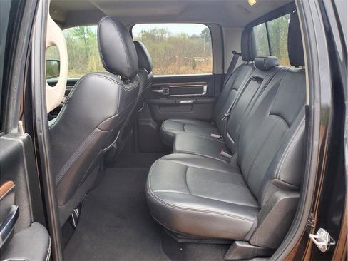 Used 2018 RAM 1500 Laramie w/ Convenience Group AWD/4WD image 46