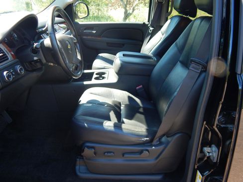 Used 2013 Chevrolet Avalanche LT image 14