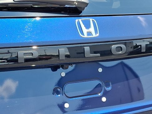 Certified 2025 Honda Pilot EX-L image 34