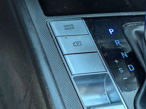 Used 2025 Hyundai Elantra Hybrid FWD image 20