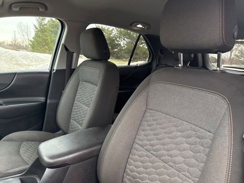 Used 2018 Chevrolet Equinox LT image 18