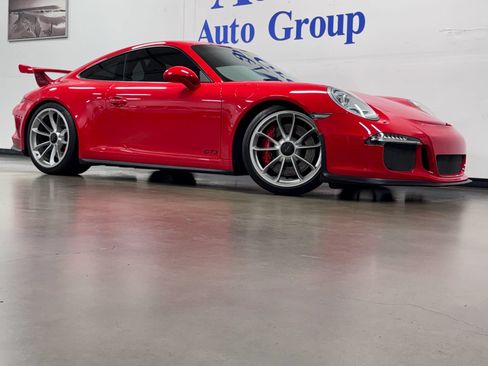 Used 2014 Porsche 911 GT3 RWD image 3