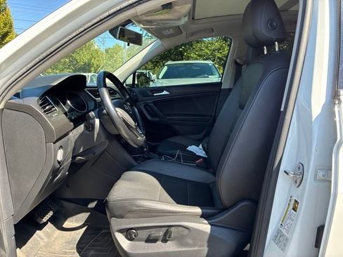Used 2019 Volkswagen Tiguan SE w/ Panoramic Sunroof Package AWD/4WD image 7