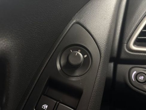 Used 2022 Chevrolet Trax LT w/ LT Convenience Package image 50