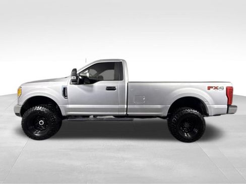 Used 2017 Ford F250 XL w/ Power Equipment Group AWD/4WD image 6