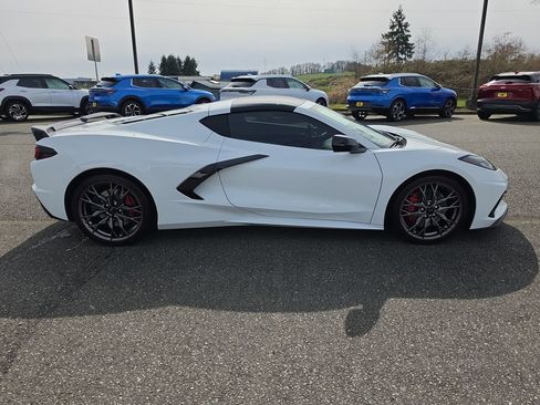 Used 2024 Chevrolet Corvette Stingray Premium Cpe w/ Z51 Performance Package image 7