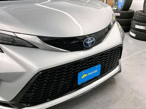 Used 2021 Toyota Sienna XSE w/ XSE Plus Package AWD/4WD image 30