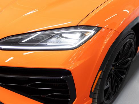 Used 2025 Lamborghini Urus SE image 17