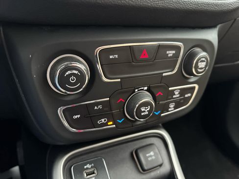 Used 2020 Jeep Compass Sport image 22