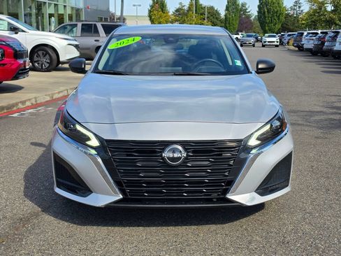 Used 2024 Nissan Altima 2.5 SV FWD image 8