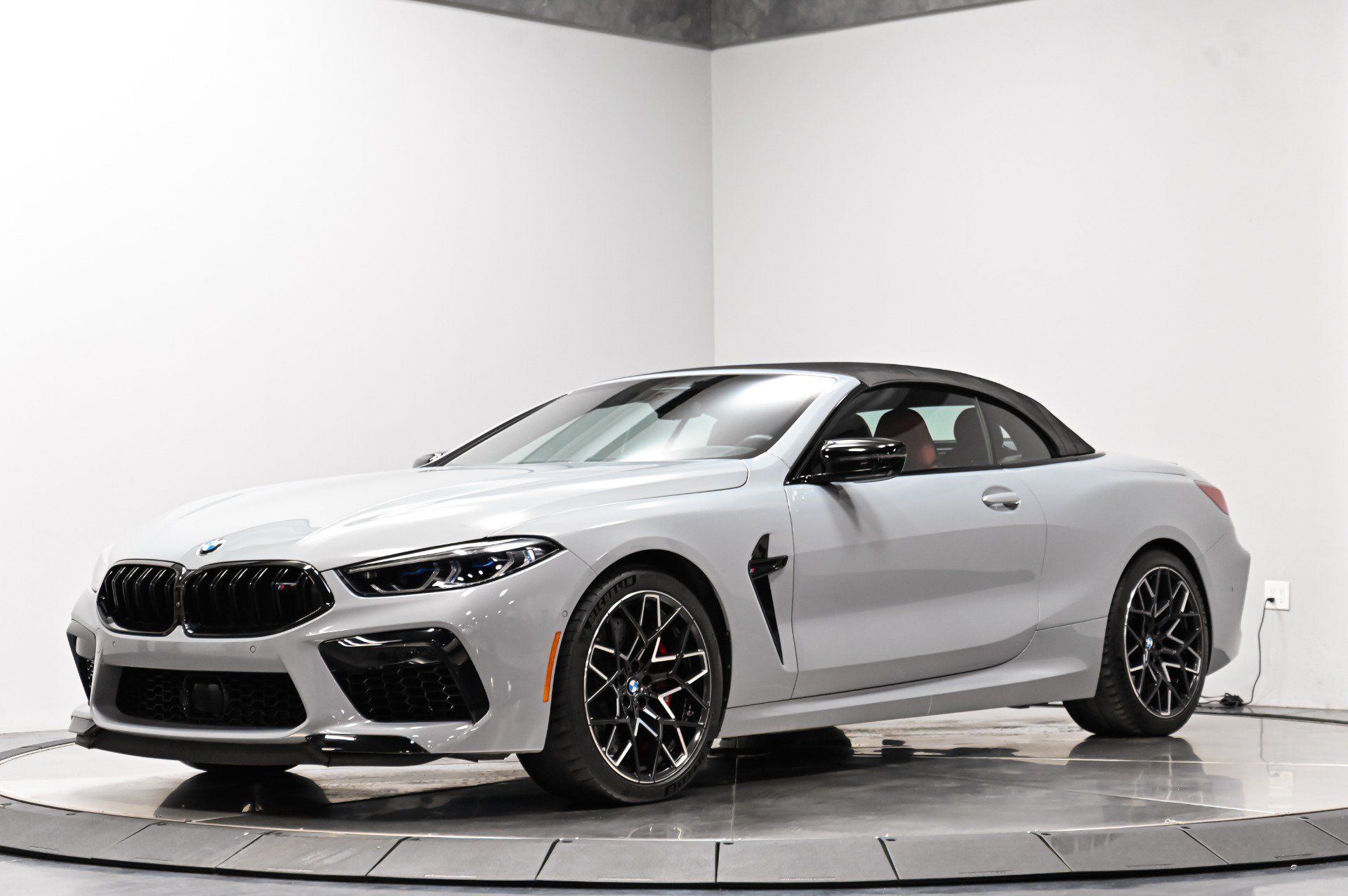 Used 2023 BMW M8 Competition AWD/4WD image 2