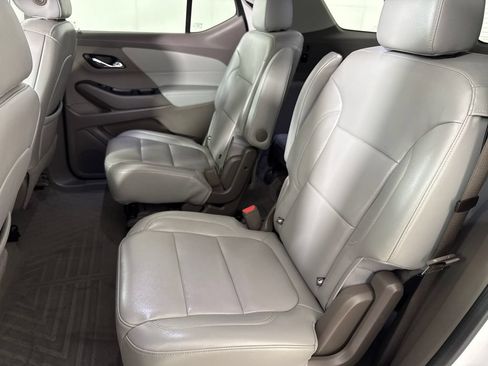 Used 2020 Chevrolet Traverse LT w/ LT Premium Package FWD image 13