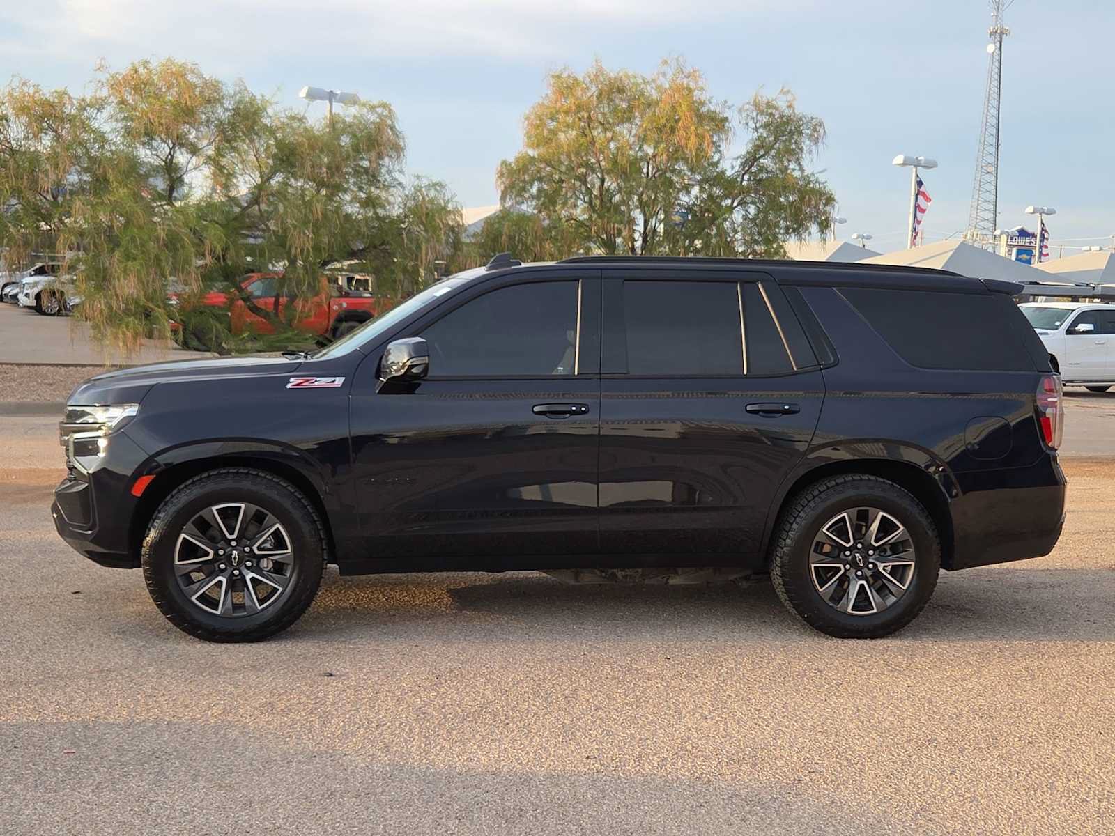 Used 2022 Chevrolet Tahoe Z71 w/ Z71 Off-Road Package AWD/4WD image 5