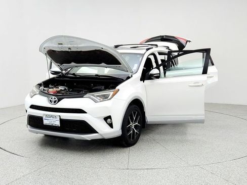 Used 2016 Toyota RAV4 SE image 9